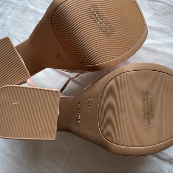 NWT Mary Jane Platform‎ Heels - Picture 9 of 12